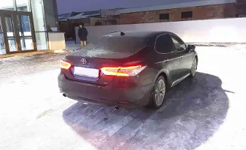 Toyota Camry 2018 года за 14 590 000 тг. в Алматы фото 3