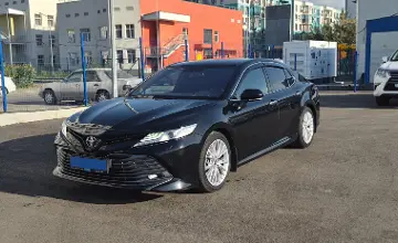 Toyota Camry 2018 года за 14 590 000 тг. в Алматы фото 1
