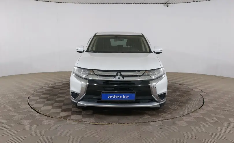 Mitsubishi Outlander 2018 года за 8 200 000 тг. в Шымкент фото 2
