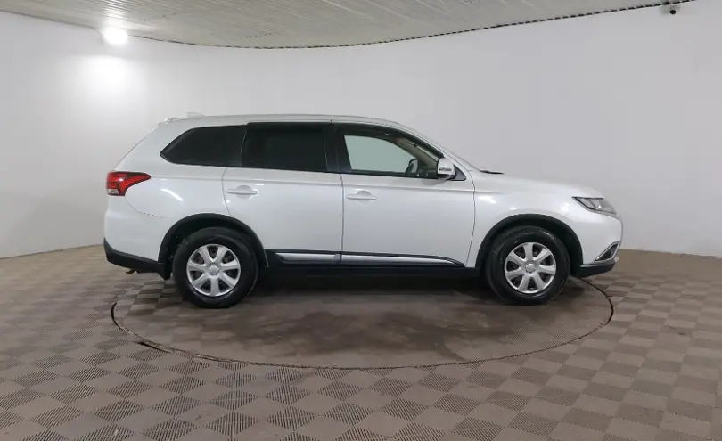 Mitsubishi Outlander 2018 года за 8 200 000 тг. в Шымкент фото 4