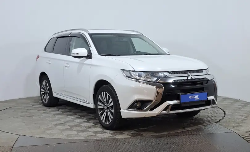 Mitsubishi Outlander 2022 года за 9 380 000 тг. в Астана фото 3