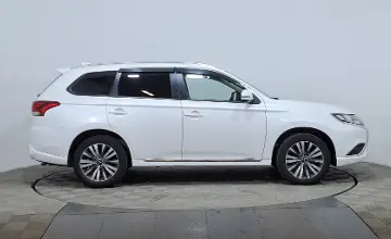 Mitsubishi Outlander 2022 года за 9 990 000 тг. в Астана фото 4
