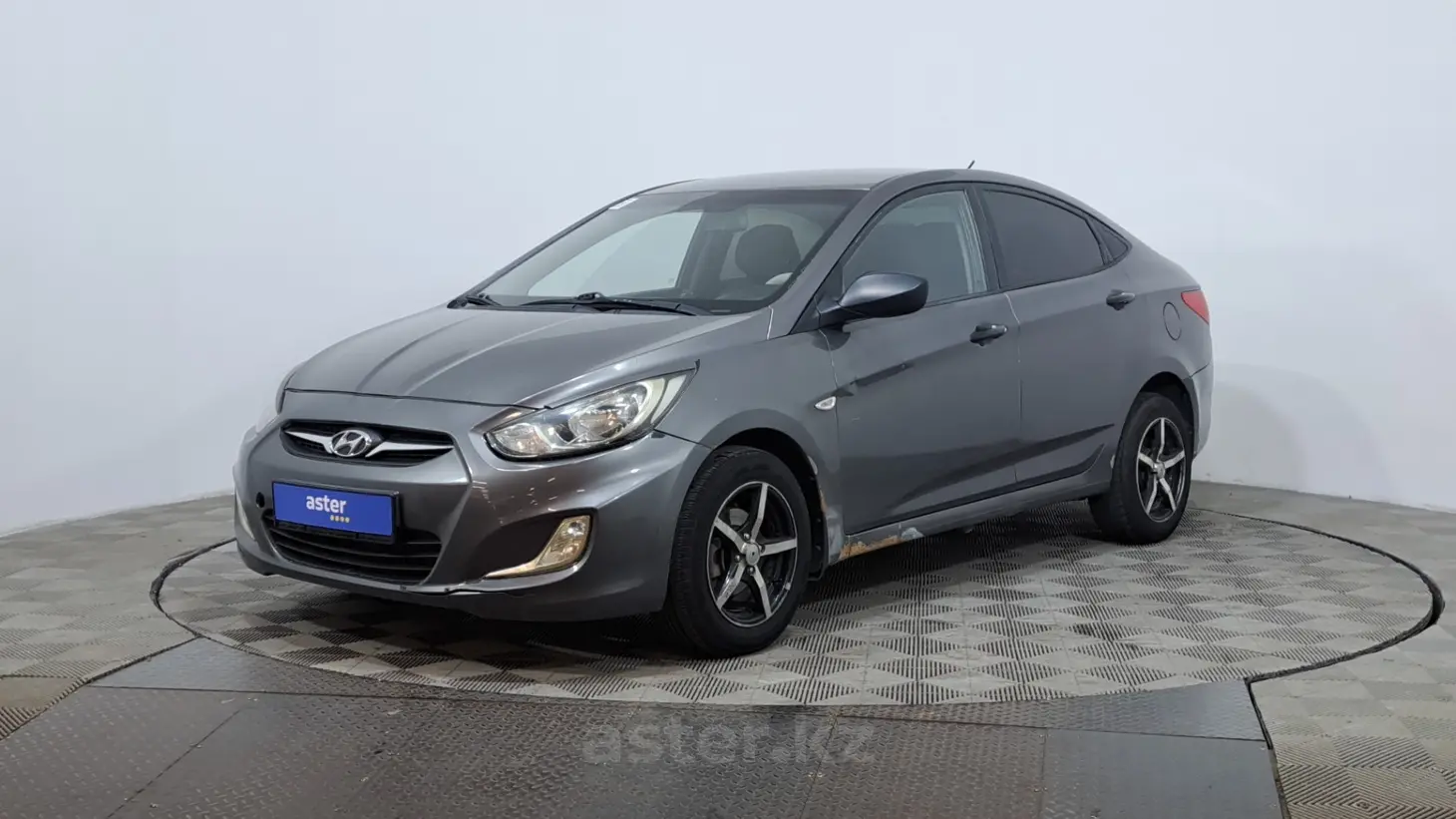 Hyundai Accent, 2011