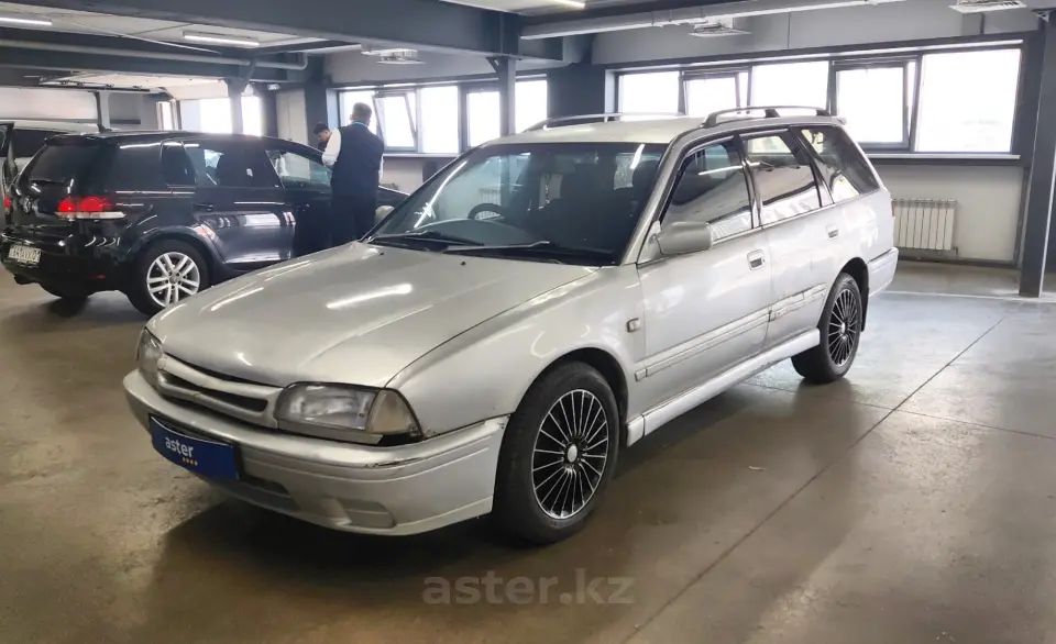 1996 Nissan Avenir