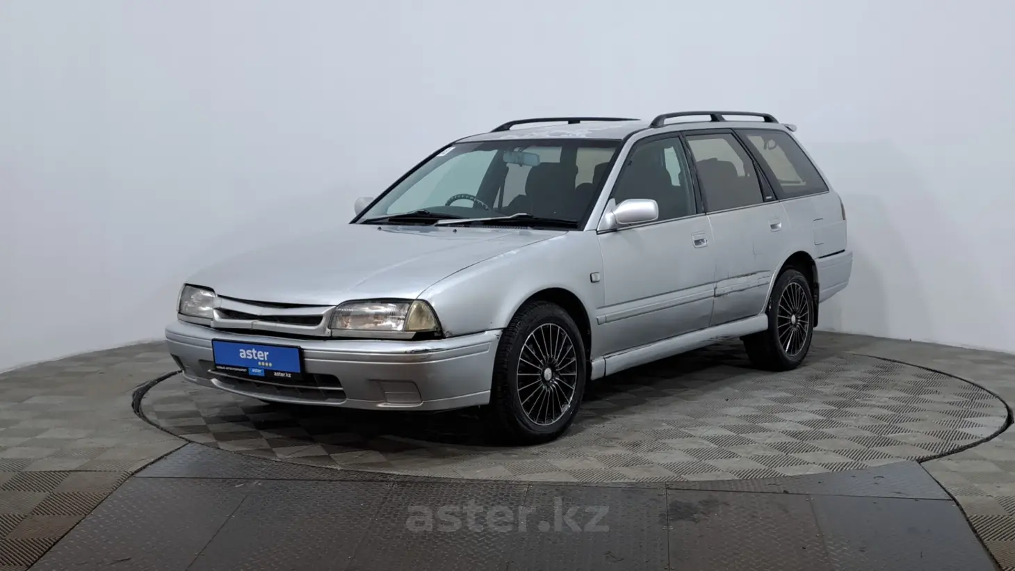 Nissan Avenir, 1996