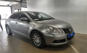 Suzuki Kizashi 2011 года за 3 990 000 тг. в Астана фото 2