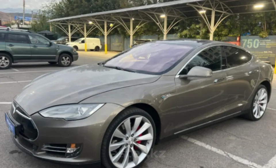 2015 Tesla Model S