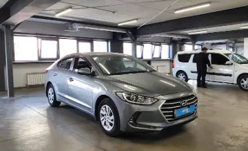 Hyundai Elantra 2018 года за 6 300 000 тг. в Астана фото 2