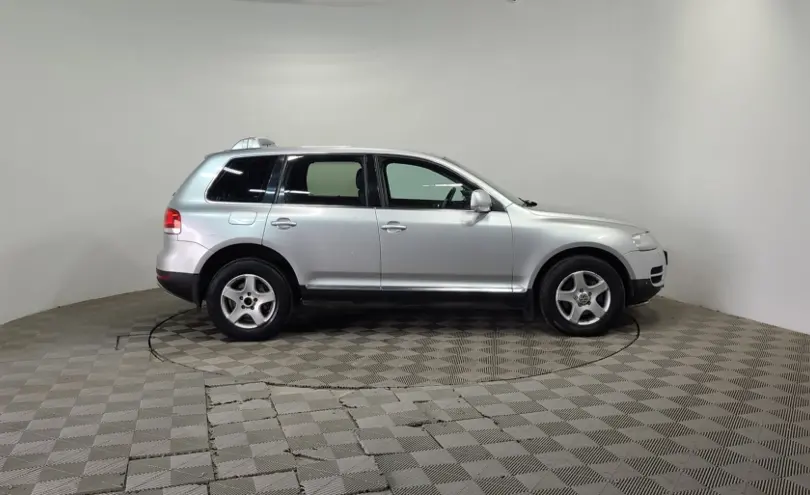Volkswagen Touareg 2006 года за 3 900 000 тг. в Алматы фото 4