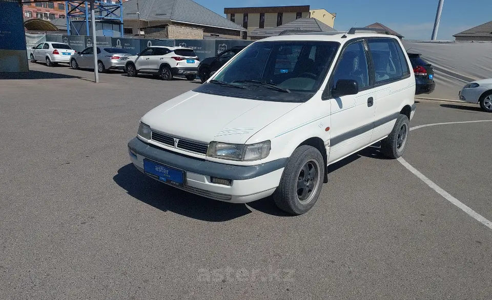 1992 Mitsubishi Space Runner