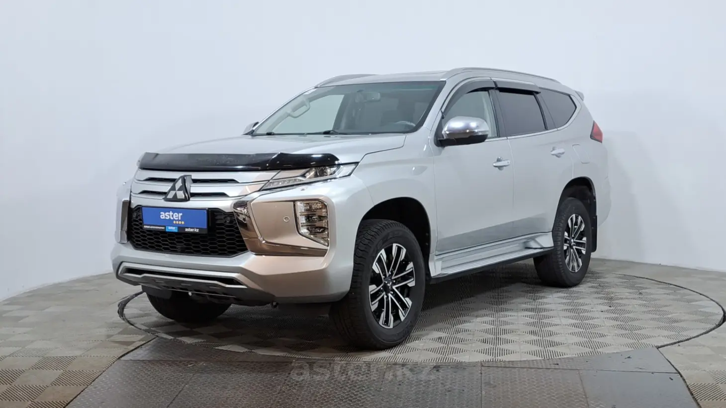 Mitsubishi Montero Sport, 2021