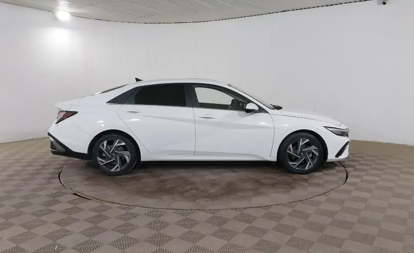 Hyundai Elantra 2023 года за 8 490 000 тг. в Шымкент фото 4