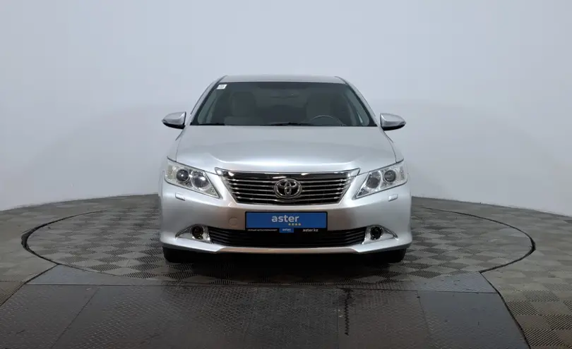 Toyota Camry 2012 года за 7 790 000 тг. в Астана фото 2
