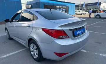 Hyundai Solaris 2015 года за 4 000 000 тг. в Алматы фото 4