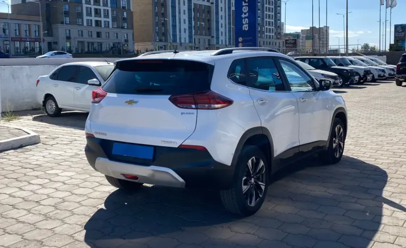 Chevrolet Tracker 2023 года за 7 170 000 тг. в Караганда фото 5