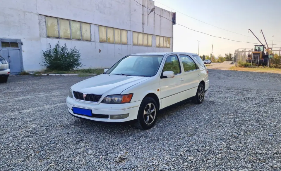 1999 Toyota Vista