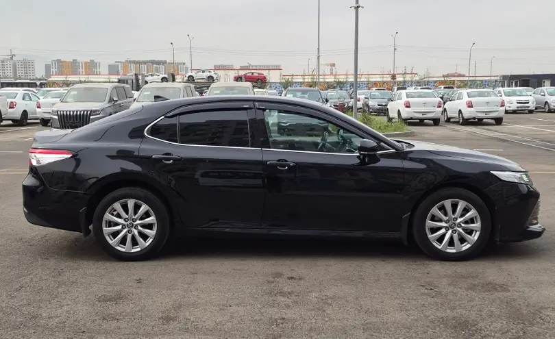 Toyota Camry 2020 года за 13 390 000 тг. в Алматы фото 4