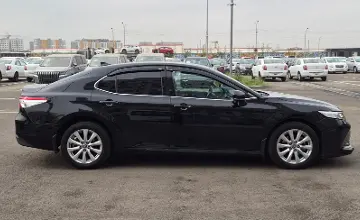 Toyota Camry 2020 года за 13 590 000 тг. в Алматы фото 4
