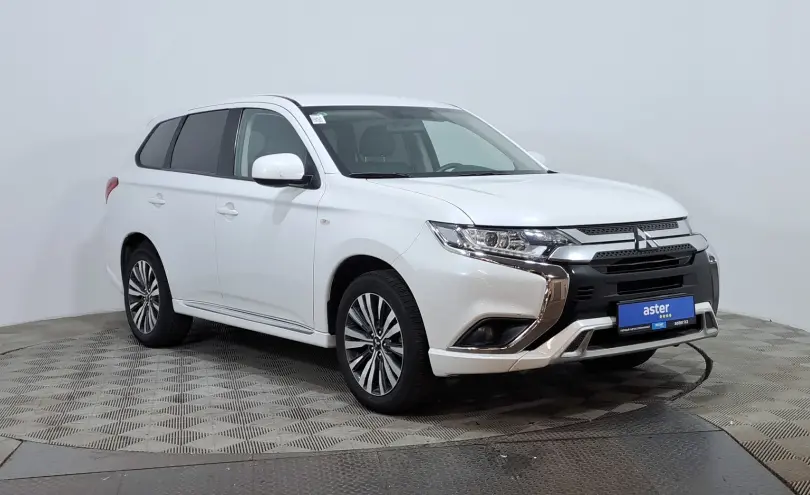 Mitsubishi Outlander 2022 года за 9 900 000 тг. в Астана фото 3