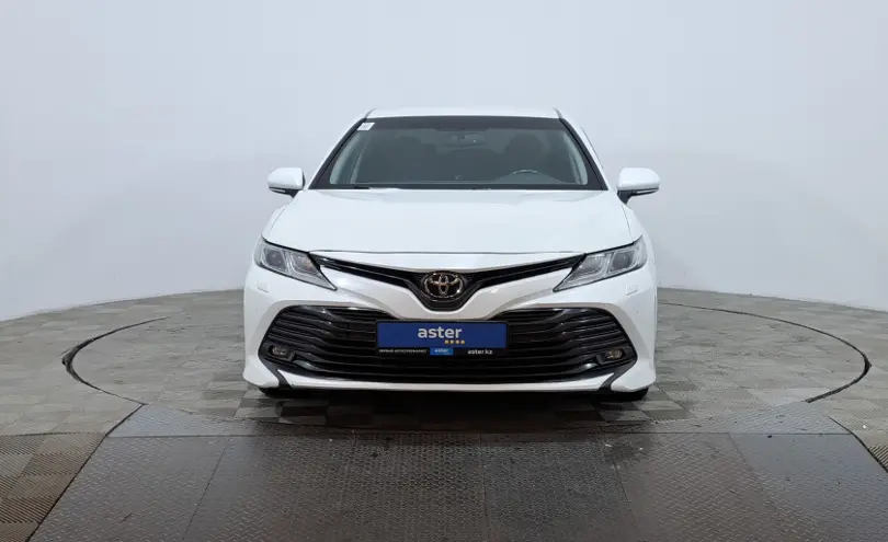 Toyota Camry 2020 года за 12 130 000 тг. в Астана фото 2