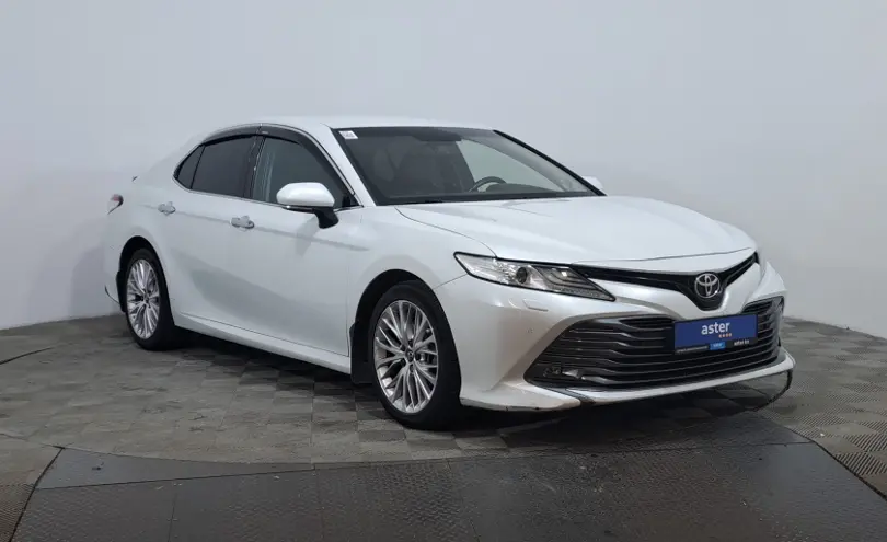 Toyota Camry 2018 года за 12 590 000 тг. в Астана фото 3