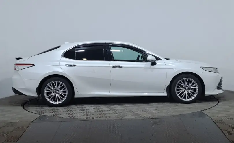 Toyota Camry 2018 года за 12 590 000 тг. в Астана фото 4