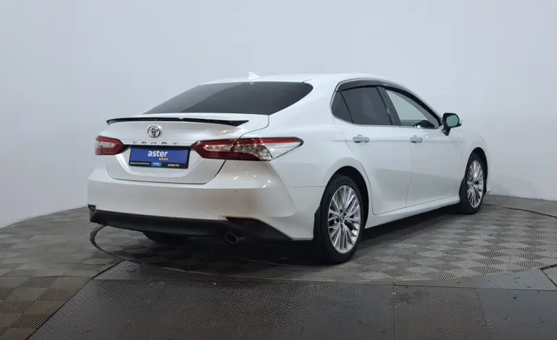 Toyota Camry 2018 года за 12 590 000 тг. в Астана фото 5