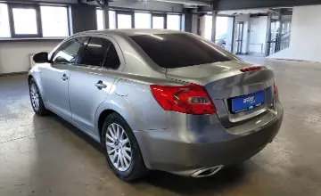 Suzuki Kizashi 2011 года за 3 990 000 тг. в Астана фото 4