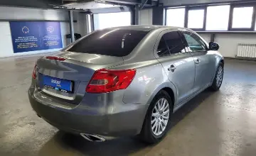 Suzuki Kizashi 2011 года за 3 990 000 тг. в Астана фото 3