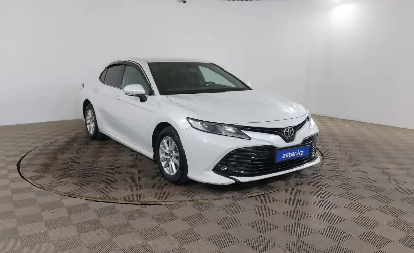 Toyota Camry 2018 года за 10 890 000 тг. в Шымкент фото 3