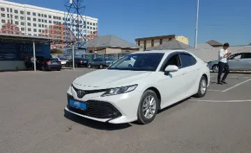 Toyota Camry 2018 года за 11 290 000 тг. в Шымкент фото 1