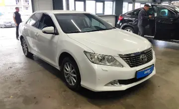 Toyota Camry 2013 года за 7 790 000 тг. в Астана фото 2