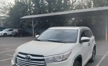 Toyota Highlander 2017 года за 10 690 000 тг. в Алматы фото 1