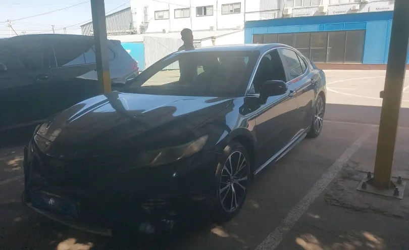 Toyota Camry 2019 года за 9 390 000 тг. в Алматы