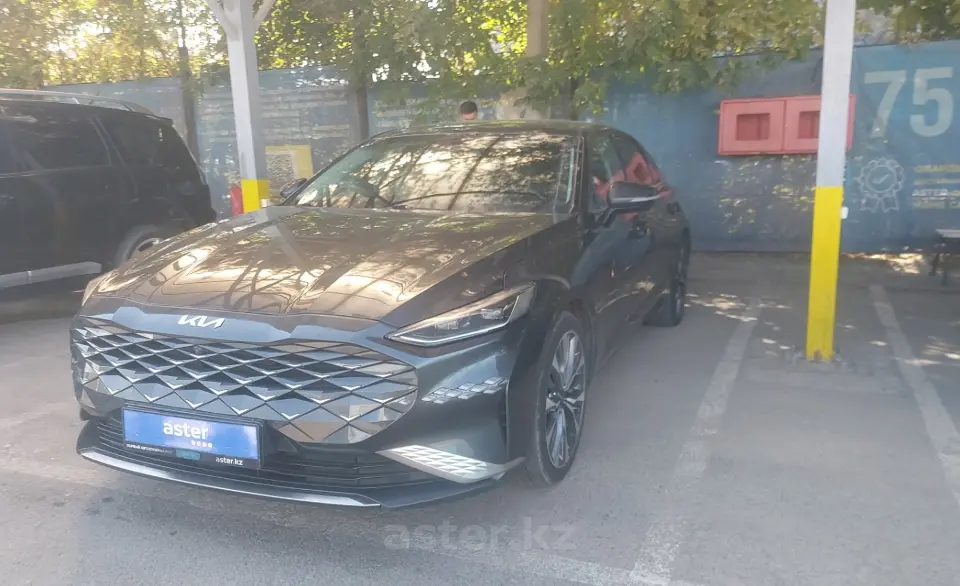 2021 Kia K8