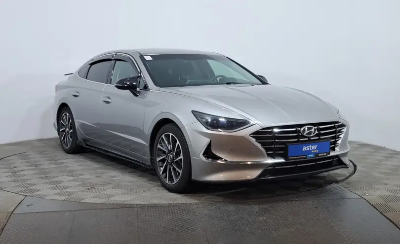 Hyundai Sonata 2020 года за 11 710 000 тг. в Астана фото 3