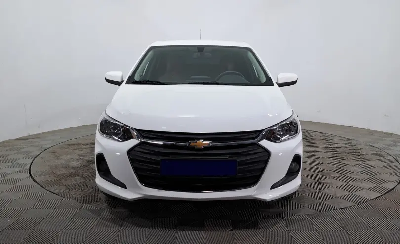 Chevrolet Onix 2025 года за 6 390 000 тг. в Астана фото 2