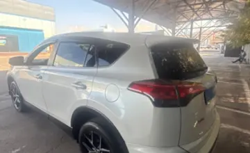 Toyota RAV4 2019 года за 12 790 000 тг. в Алматы фото 4