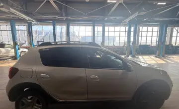 Renault Sandero 2018 года за 5 300 000 тг. в Караганда фото 4
