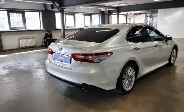 Toyota Camry 2019 года за 13 500 000 тг. в Астана фото 3