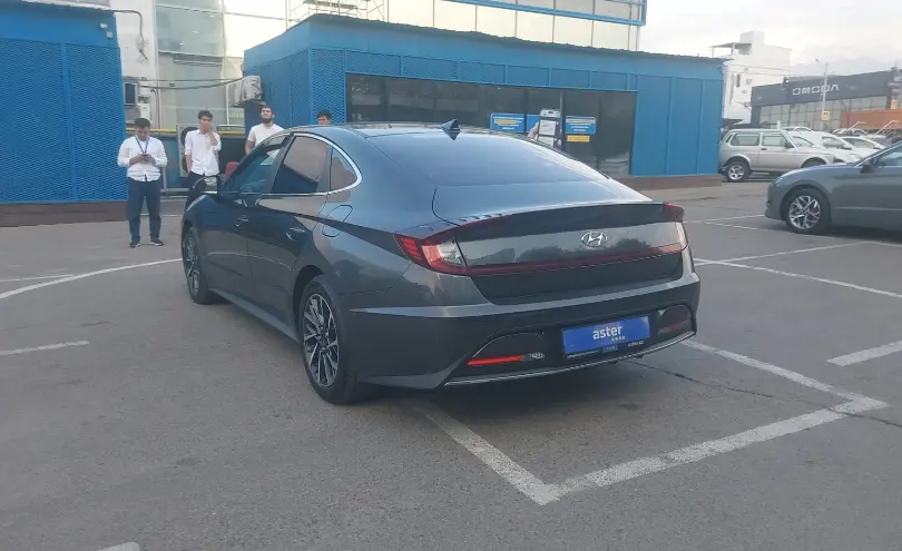 Hyundai Sonata 2020 года за 8 000 000 тг. в Алматы фото 4