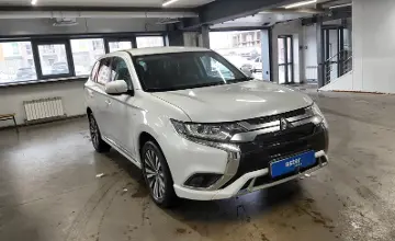 Mitsubishi Outlander 2022 года за 13 000 000 тг. в Астана фото 2
