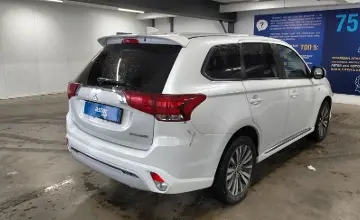 Mitsubishi Outlander 2022 года за 13 000 000 тг. в Астана фото 3