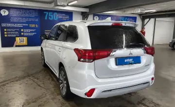 Mitsubishi Outlander 2022 года за 13 000 000 тг. в Астана фото 4