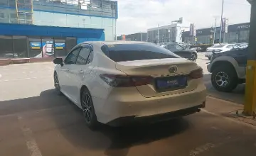 Toyota Camry 2022 года за 13 000 000 тг. в Алматы фото 4