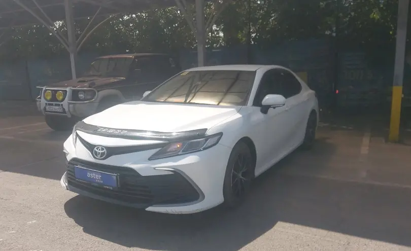 Toyota Camry 2022 года за 13 000 000 тг. в Алматы