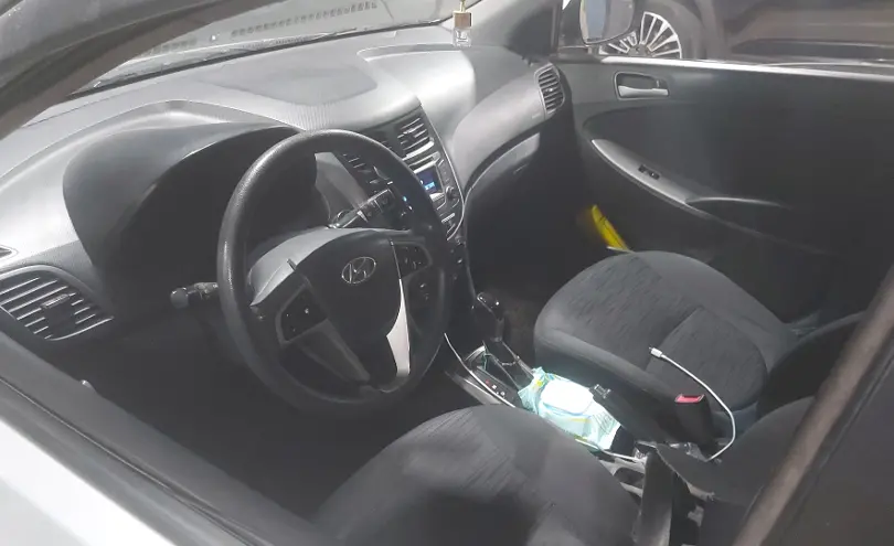 Hyundai Solaris 2015 года за 4 500 000 тг. в Алматы фото 5