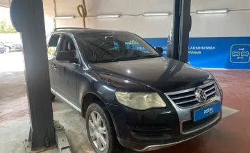 Volkswagen Touareg 2009 года за 5 500 000 тг. в Астана фото 3