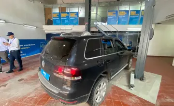 Volkswagen Touareg 2009 года за 5 500 000 тг. в Астана