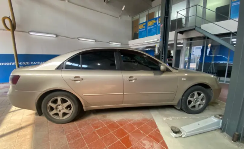 Hyundai Sonata 2007 года за 2 200 000 тг. в Астана фото 4